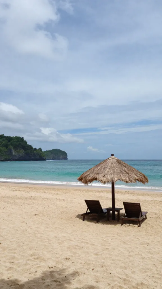 Mid-November For Quiet Beach Days