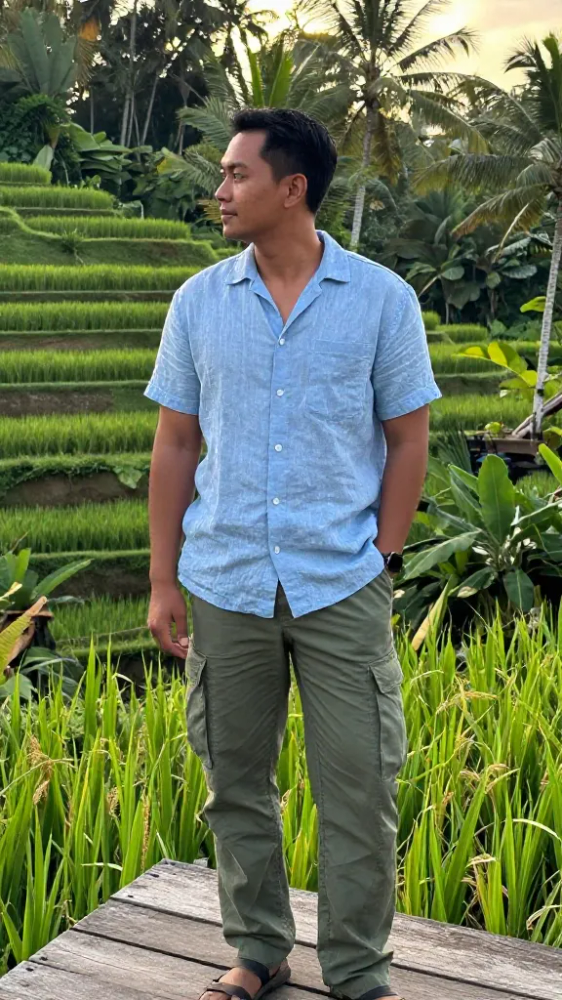 Loose Fit Cargo Pants for Island Exploration